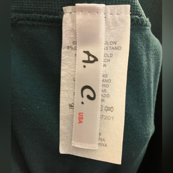 A.C. Legging - Picture 2 of 5